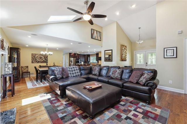 $950,000 | 2460 Due W Circle Northwest | Kennesaw