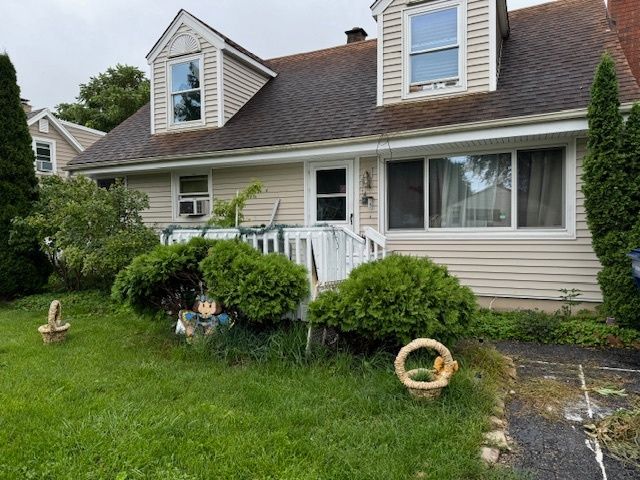 $200,000 | 18843 West Deerpath Road | Wildwood - Lake County