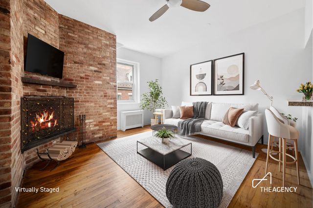 $895,000 | 260 West 10th Street, Unit 3E | West Village