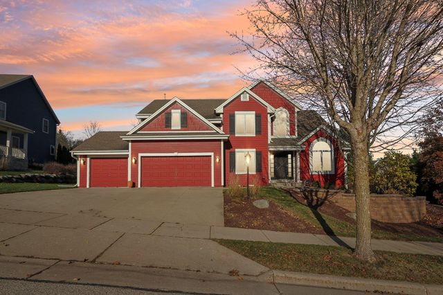 $649,000 | 2606 River Ridge Drive | Waukesha