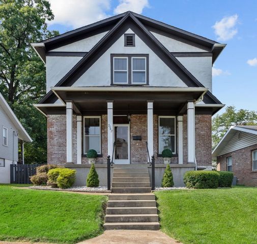 $349,900 | 7042 Oleatha Avenue | Lindenwood Park