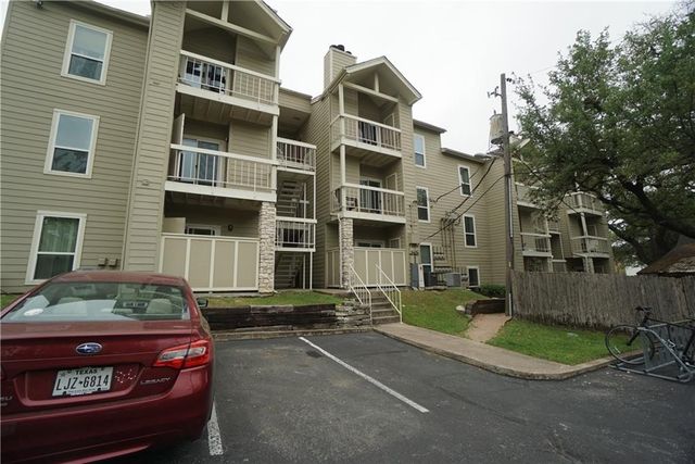 $1,600 | 114 East 31st Street, Unit 306 | Hyde Park Oaks