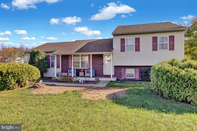 $365,000 | 107 East Brookfield Drive | North Lebanon Township - Lebanon County