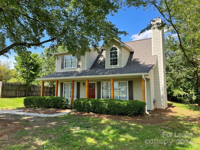 $2,350 | 16502 Glenfurness Drive | Huntersville