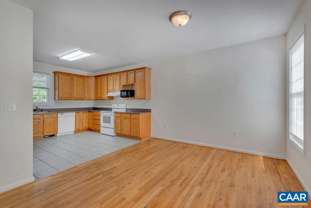 $2,100 | 120 Summit Street, Unit A | Jefferson Park Avenue