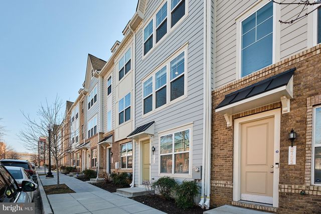 $575,000 | 3705 Franklin D Roosevelt Place Northeast, Unit E | Washington Mall