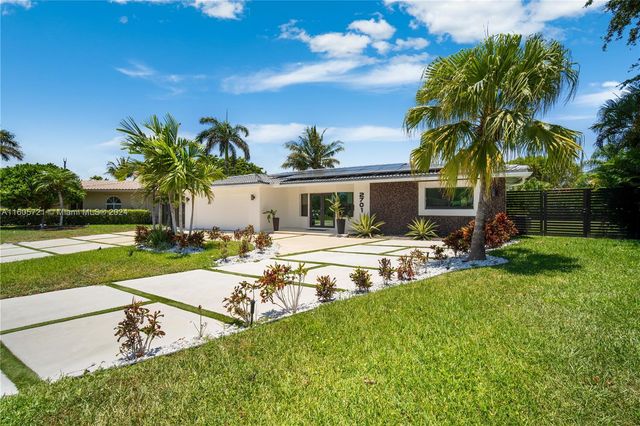 $1,175,000 | 2701 Northeast 52nd Street | Pompano Waterway Estates