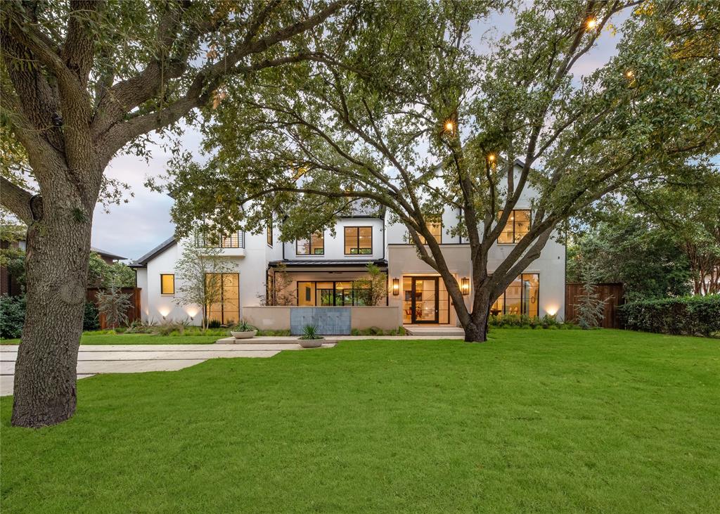 a house view with outdoor space