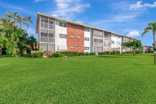 $299,000 | 25 Southeast 13th Street, Unit B1 | Southeast Boca Raton