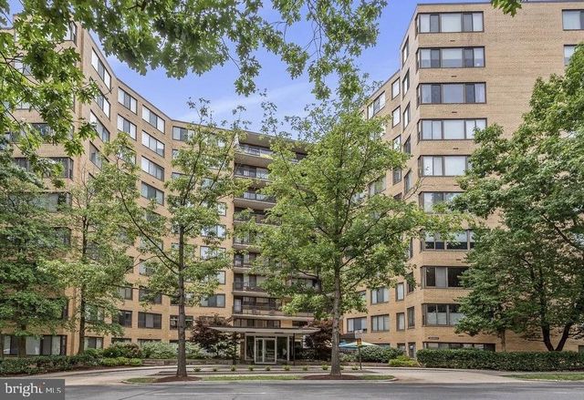 $299,000 | 4740 Connecticut Avenue Northwest, Unit 904 | Wakefield DC