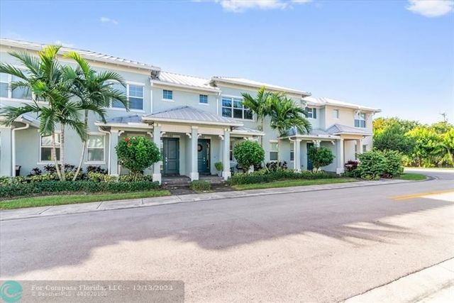 $568,900 | 1190 Eucalyptus Drive, Unit 4 | Hillcrest