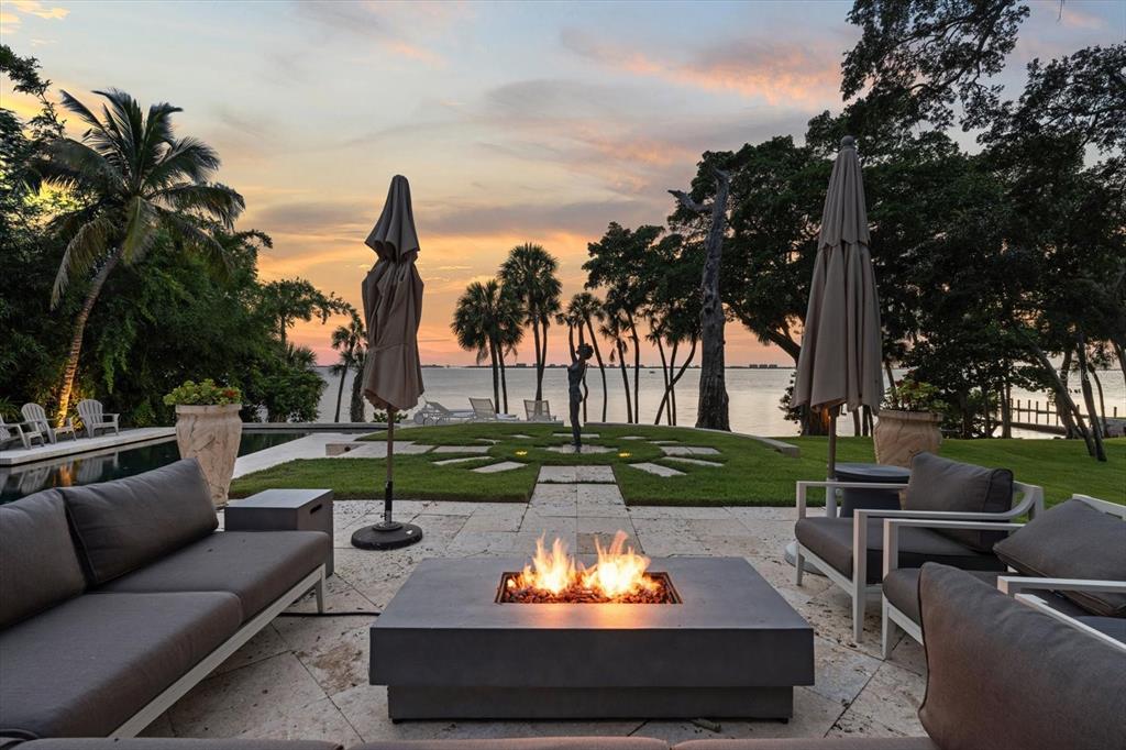 a view of a garden and patio