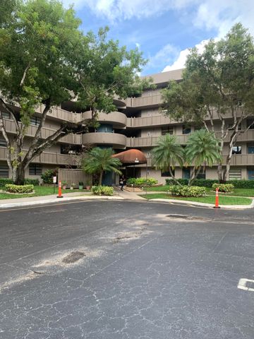 $250,000 | 1000 Colony Point Circle, Unit 302 | Pembroke Lakes