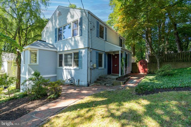 $1,250,000 | 205 Poplar Drive | Falls Church