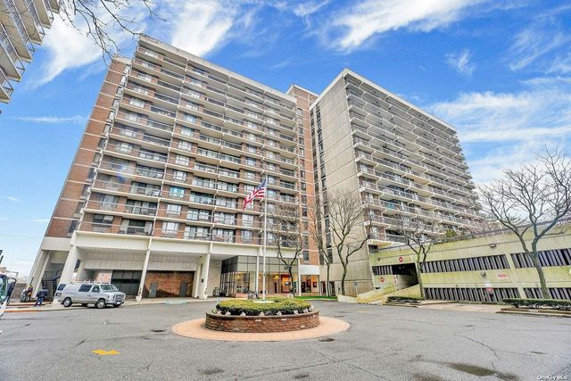 $680,000 | 152-18 Union Turnpike, Unit 12E | Kew Gardens Hills