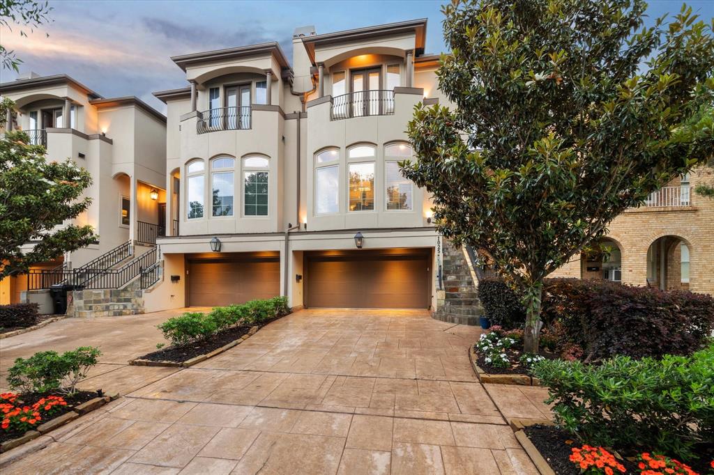 a house view with a outdoor space