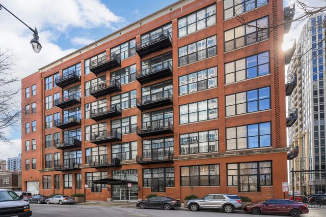 $2,600 | 525 West Superior Street, Unit 533 | River North Commons