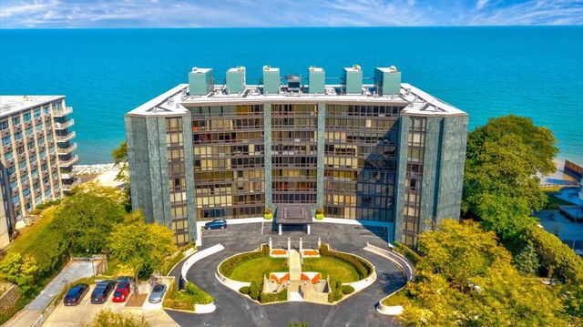 $1,049,000 | 1420 Sheridan Road, Unit 1B | Wilmette