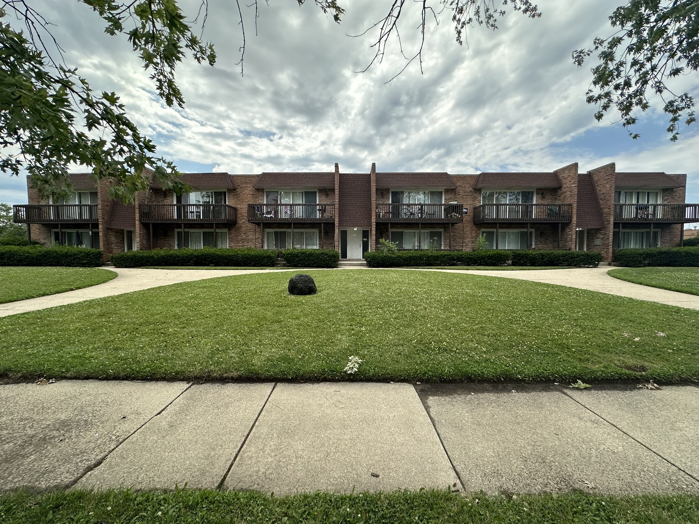 a view of building with outdoor space