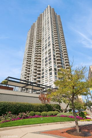 $390,000 | 2020 North Lincoln Park West, Unit 7G | 2020 Lincoln Park West