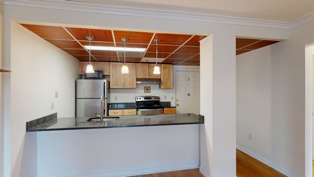 $399,900 | 131 Main Street, Unit 210 | Downtown Burlington