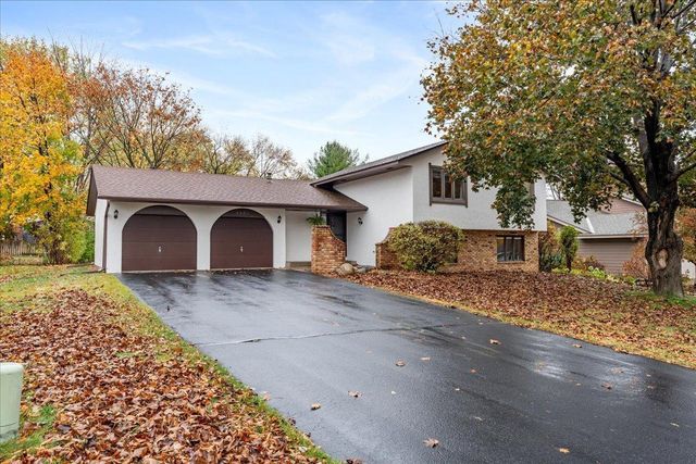 $384,000 | 1801 Richal Drive | Woodbury