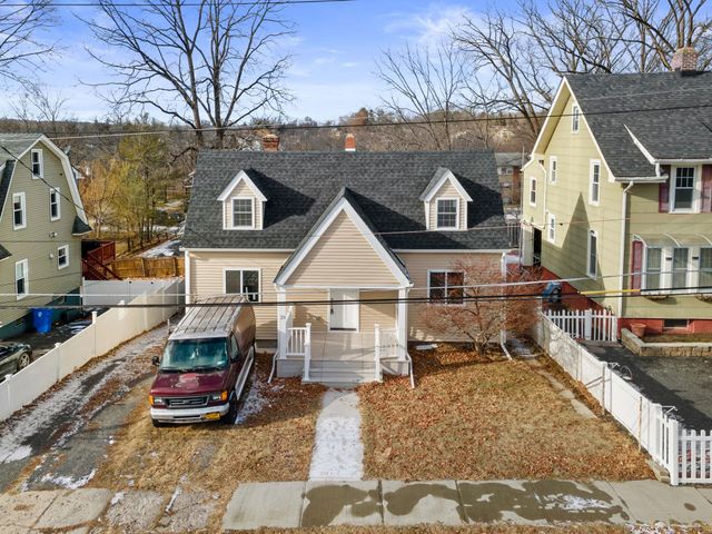 $499,999 | 23 Wilkin Avenue | Middletown