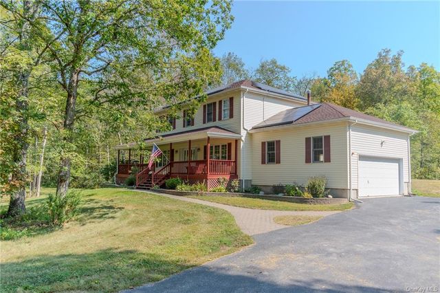 $700,000 | 52 Eleanor Drive | Pleasant Valley