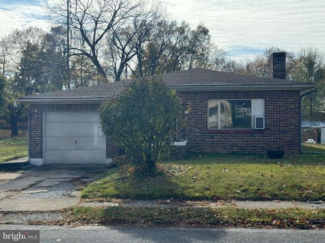 $199,995 | 1132 East Lehman Street | Avon