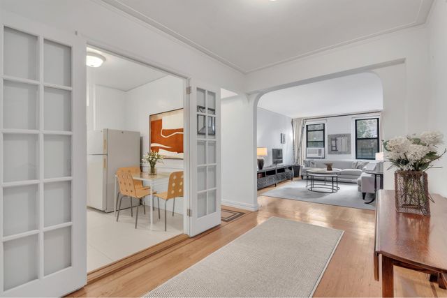 $615,000 | 350 East 77th Street, Unit 4A | Lenox Hill