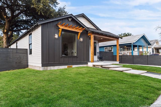 $436,200 | 211 Bailey Avenue | Highland Park