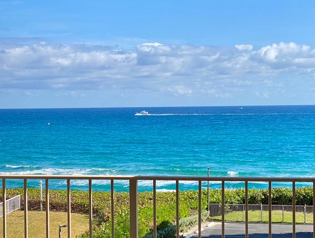 $789,000 | 3200 South Ocean Boulevard, Unit D501 | South Palm Beach - Palm Beach