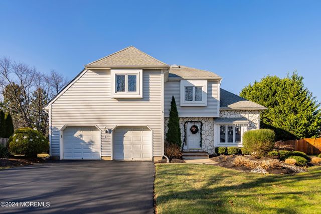 $825,000 | 11 Tuscan Drive | East Freehold