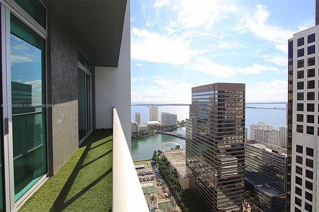 $700,000 | 500 Brickell Avenue, Unit 4110 | Brickell