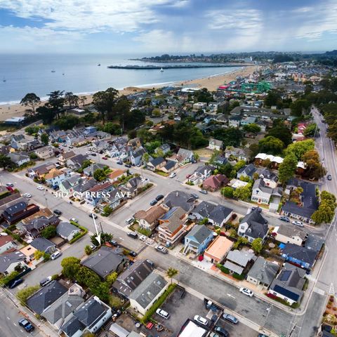 $1,895,000 | 302 Cypress Avenue | Seabright