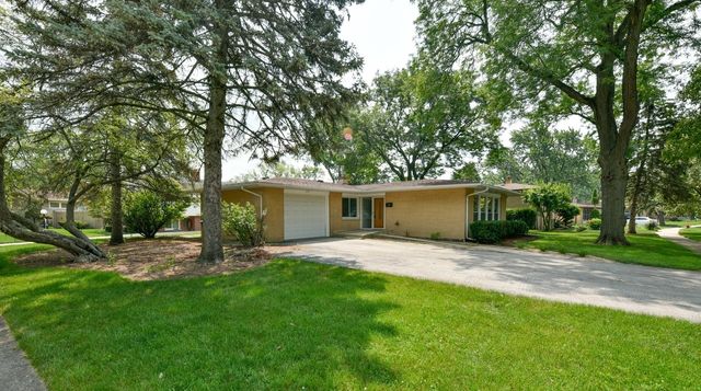 $455,000 | 1291 Phoenix Drive | Des Plaines