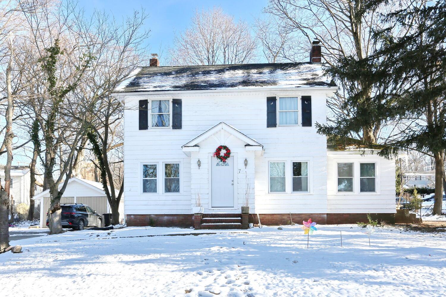 Charming Cape Cod with front yard