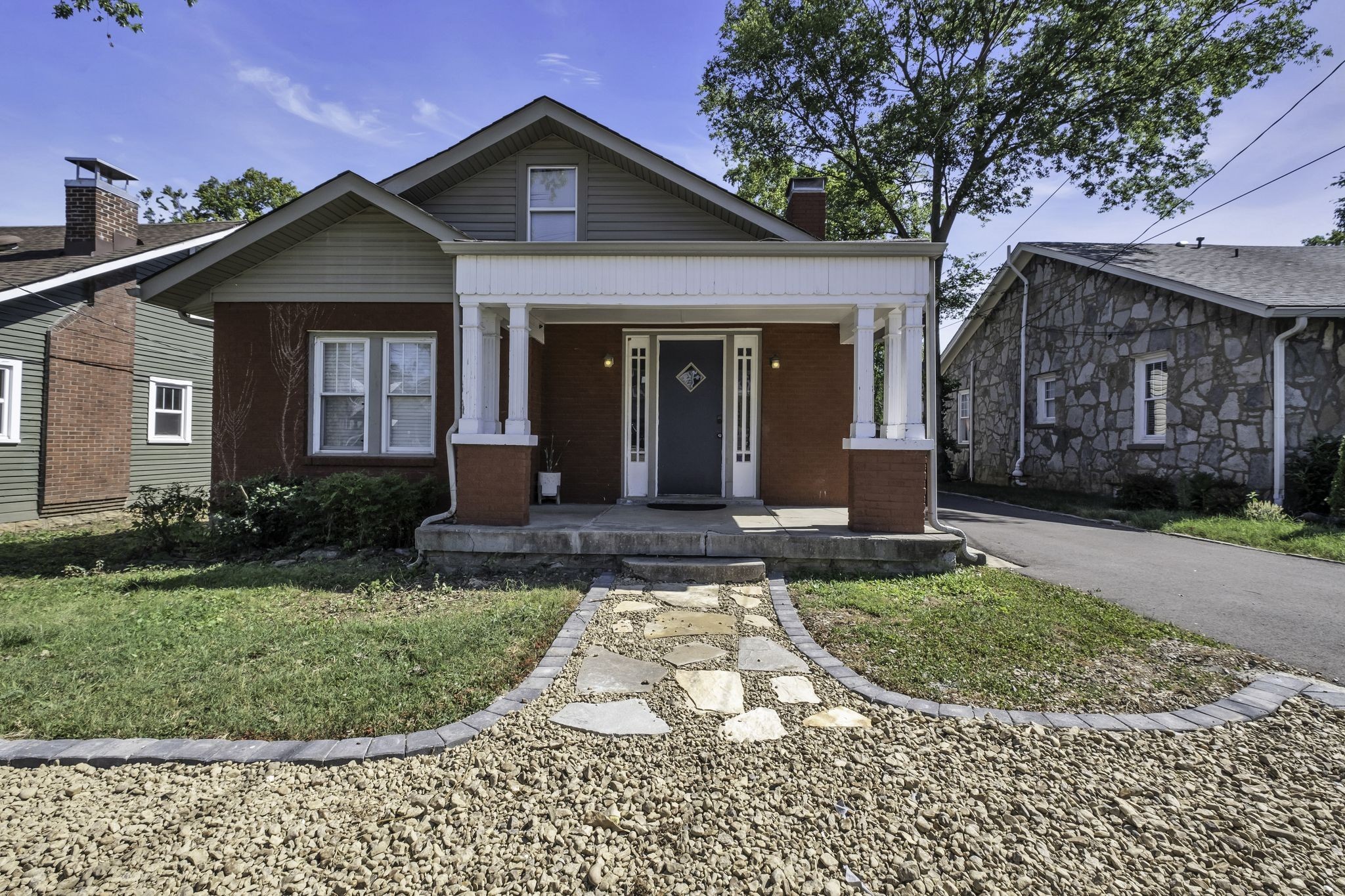 Lovely 3 bedroom 2 bathroom cottage in East Nashville