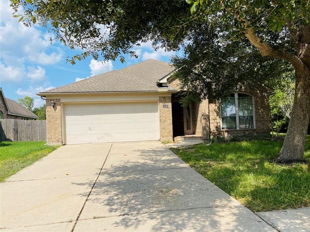 $2,400 | 5643 Walnut Glen Lane | Rosenberg