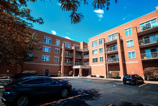 $1,800 | 1 South Lincoln Avenue, Unit 309 | Lombard