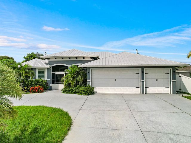 $630,000 | 3453 Southeast Hart Circle | Bay St. Lucie