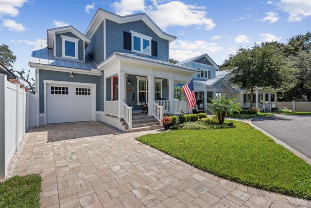 $1,095,000 | 1989 Amelia Oaks Drive | Amelia Island