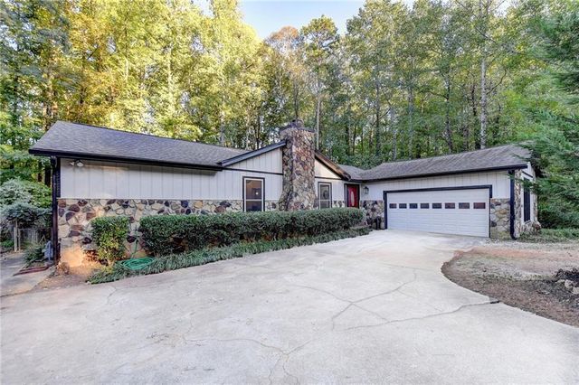 $389,000 | 1544 Basswood Court Southwest | Ridgeland Forest