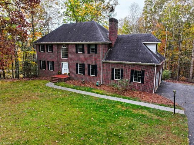 $599,000 | 136 Oakmont Place | Mount Airy