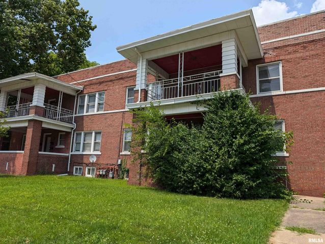 $104,900 | 417 West Columbia Terrace | Armstrong Ellis