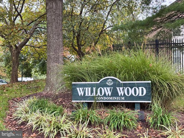 $1,850 | 7901 Coriander Drive, Unit 302 | Willow Wood Condominiums