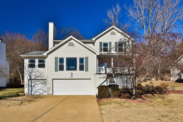 $399,900 | 557 Hickory Manor | Arnold