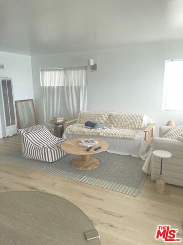 $6,950 | 22828 Pacific Coast Highway, Unit A | Malibu Beach