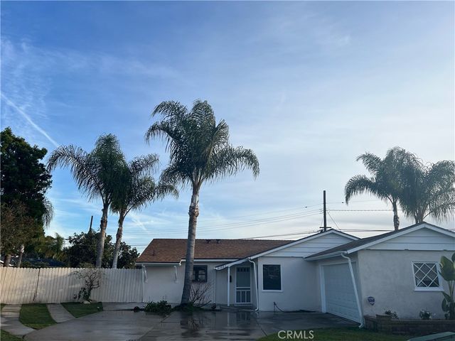 $4,500 | 5122 Linda Circle | Northwest Huntington Beach