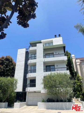 $5,995,000 | 9033 Vista Grande Street | West Hollywood Vicinity